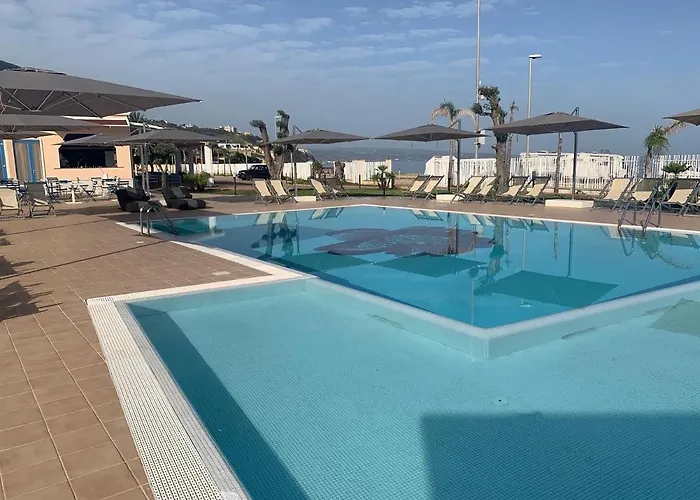 מלון Galia Luxury 5*