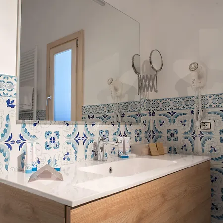 Galia Luxury بيتسو